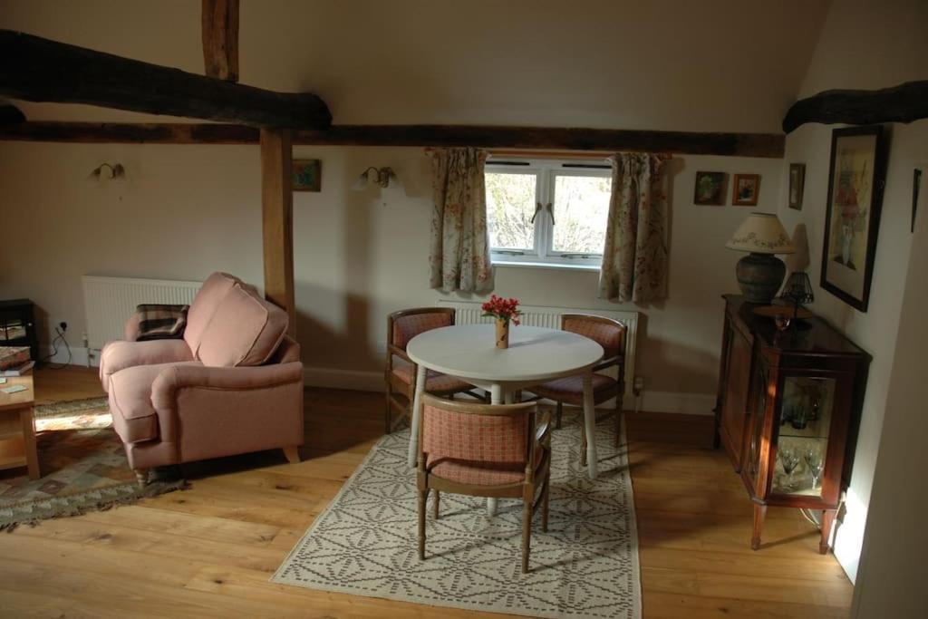 The Granary At Palm Tree House In S.e. Kent